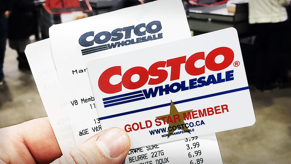 Costco vs Apple Store: Who Wins for Techies?