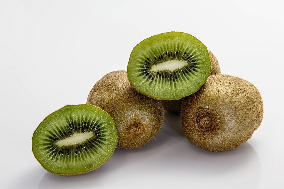 Fruit Hacks for All-Day Energy 🍌🍓