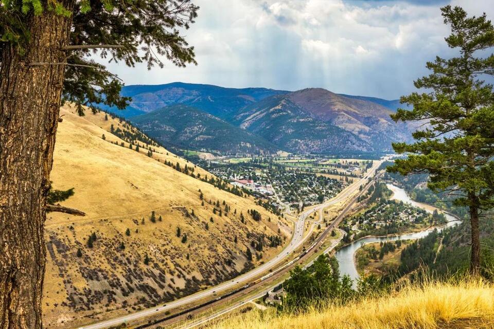 Unmissable I-90 pit stops for your next road trip