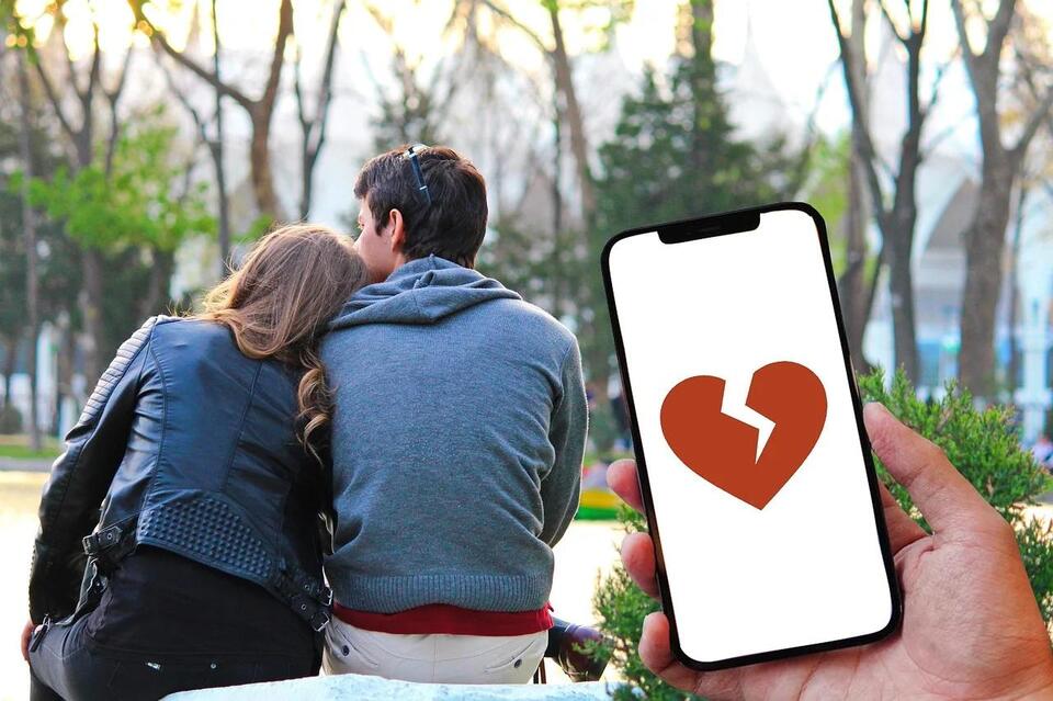 Watch Out: 6 Zodiac Signs Prone to Betrayal
