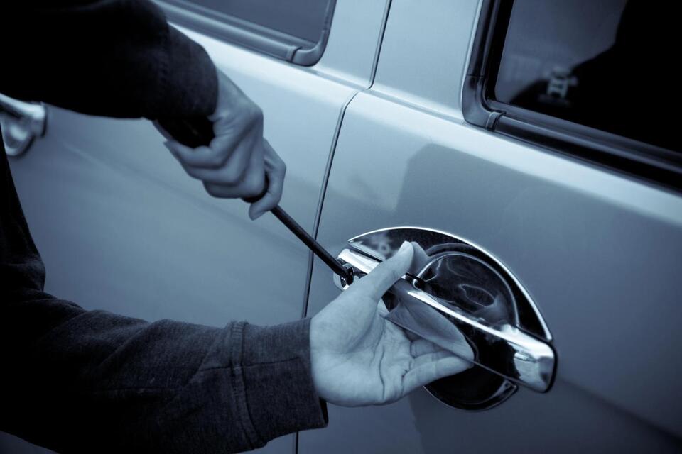 Car Thieves Can’t Resist This Ride