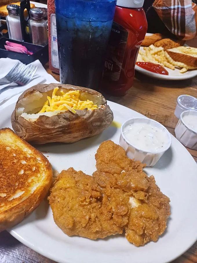 Dallas locals swear by this fried chicken