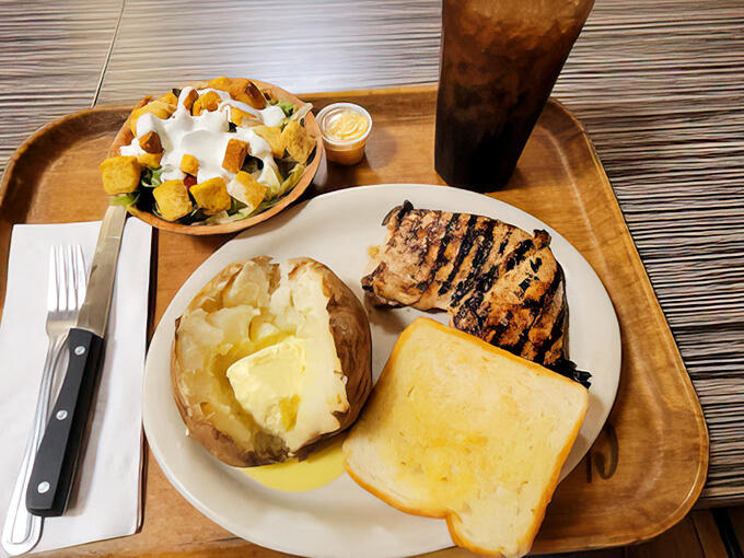 Dallas locals swear by this fried chicken