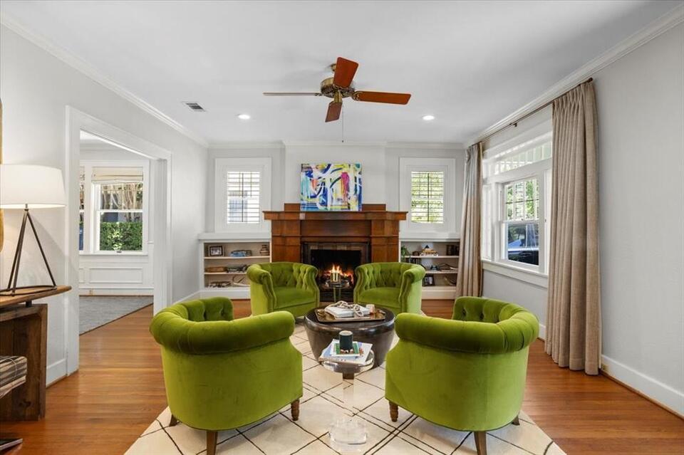 Step inside this Fort Worth Craftsman gem