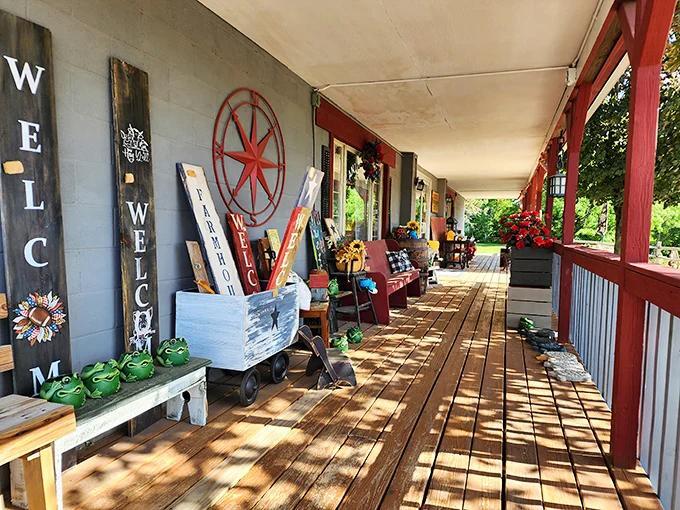 East Peoria’s hidden gem for vintage finds