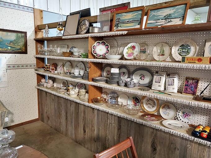 East Peoria’s hidden gem for vintage finds