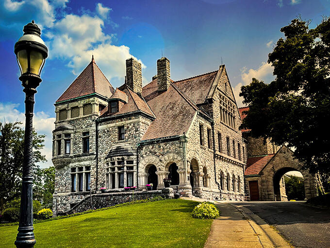 Dining like royalty at South Bend’s castle