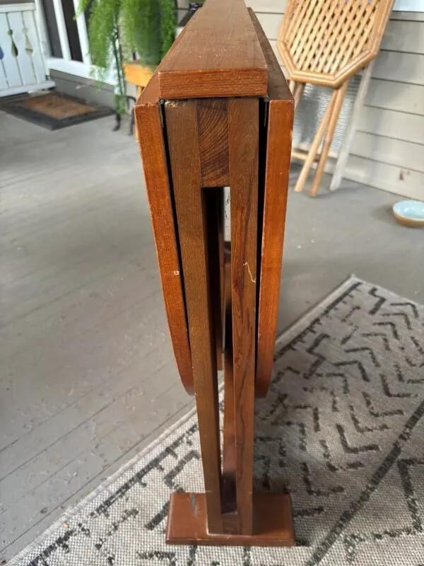 Curbside Treasure Hunt: Free Table Win!