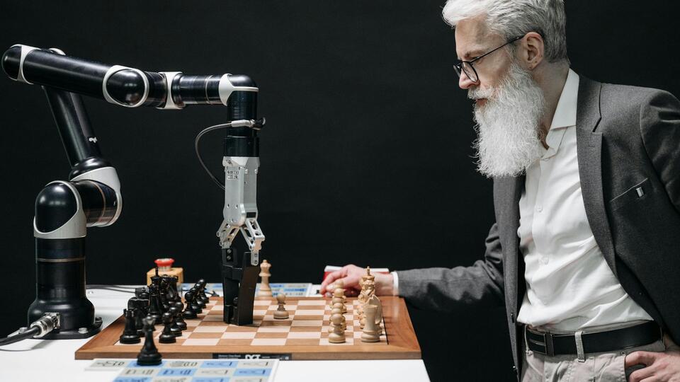 AI vs Human Brain: Who’s Winning?