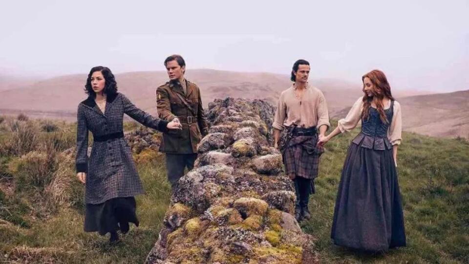 Are Brian & Ellen Outlander's New Power Couple? 💥