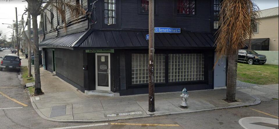 NYC food blogger sparks debate over free meals