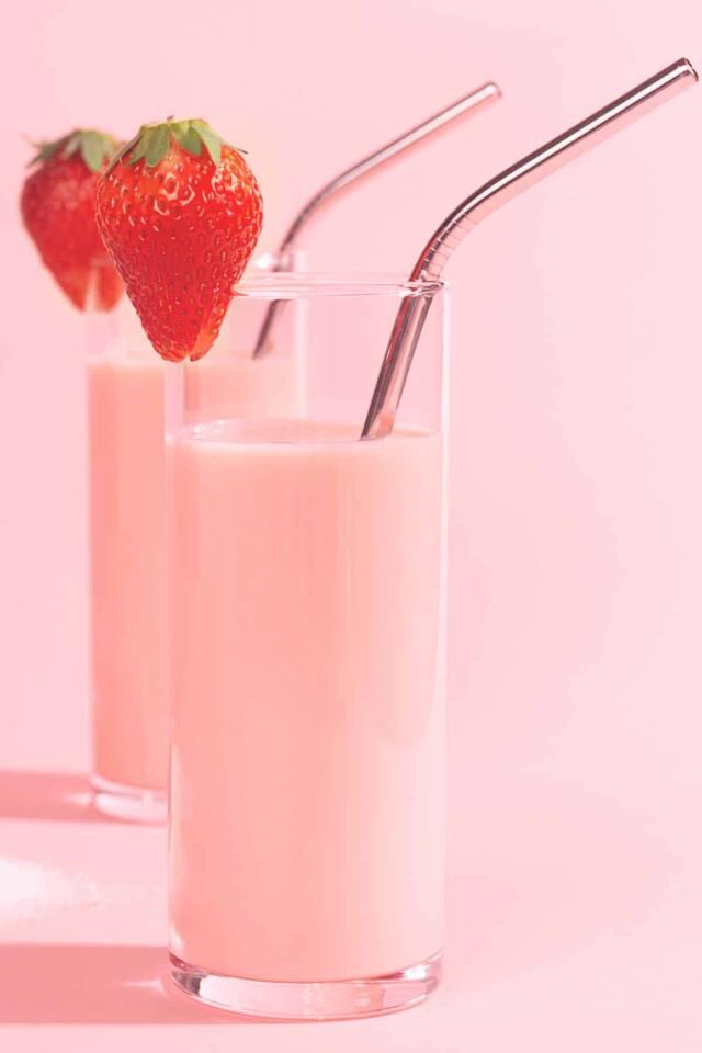 Strawberry Protein Shake That Tastes Like Dessert