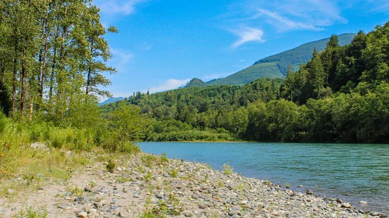 Hidden Washington park with turquoise river views