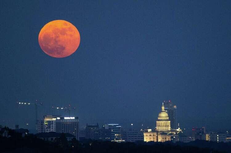 Sturgeon moon lights up Texas skies soon