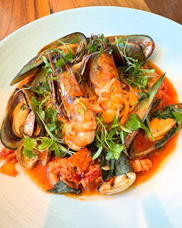 Honolulu’s Sera: Mediterranean flavors & chic vibes