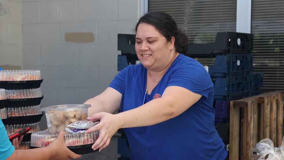 Kalihi neighbors step up for food security