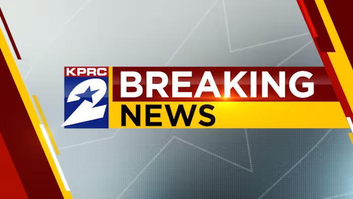 Late-night fire shakes up Southwest Houston