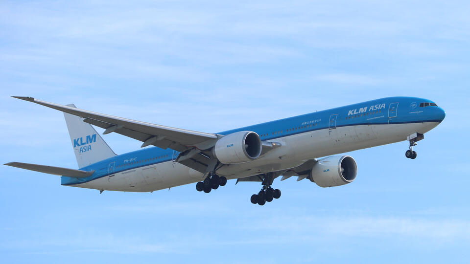 Why Airlines Are So Strict About Power Banks