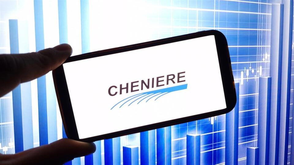 Why Cheniere Energy Is the Hot Stock Right Now