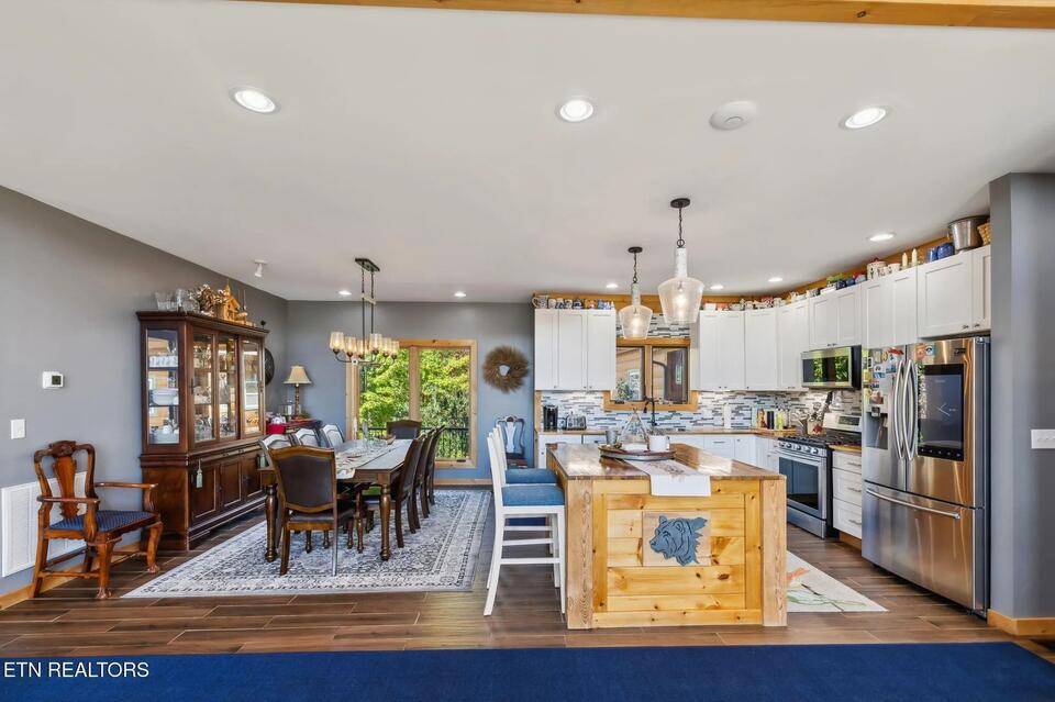 Smoky Mountains dream mansion up for auction
