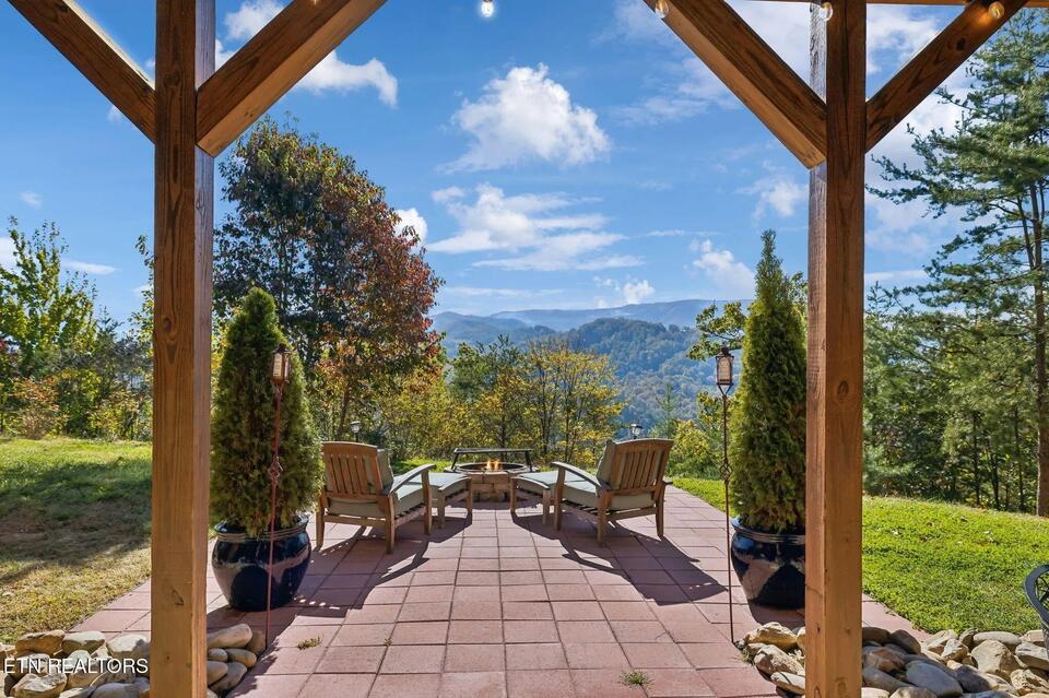 Smoky Mountains dream mansion up for auction