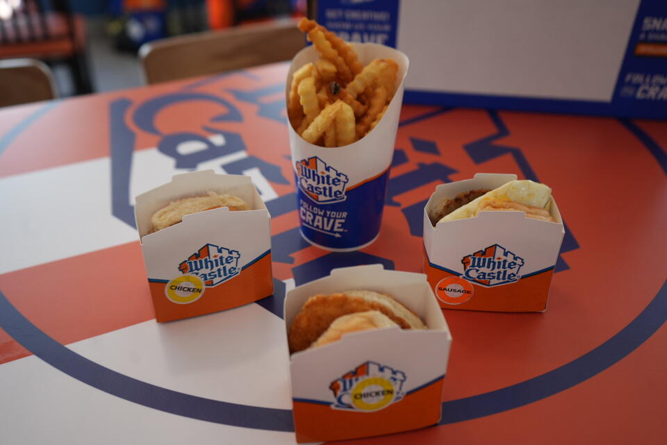 White Castle brings its famous sliders to Clermont