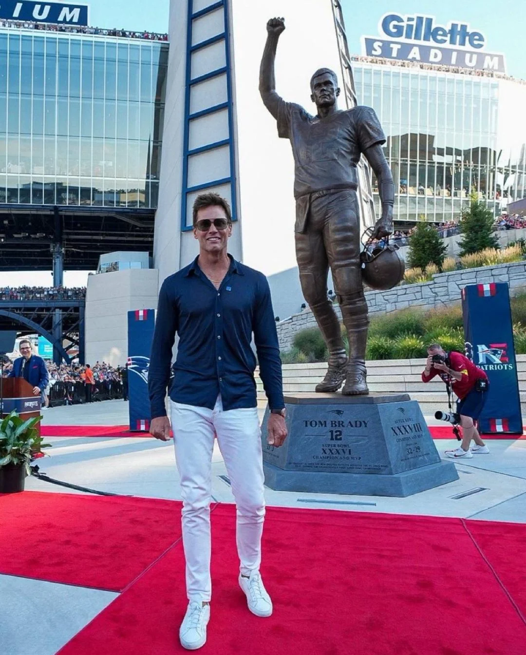 Tom Brady Gets a 17-Foot Statue at Gillette Stadium