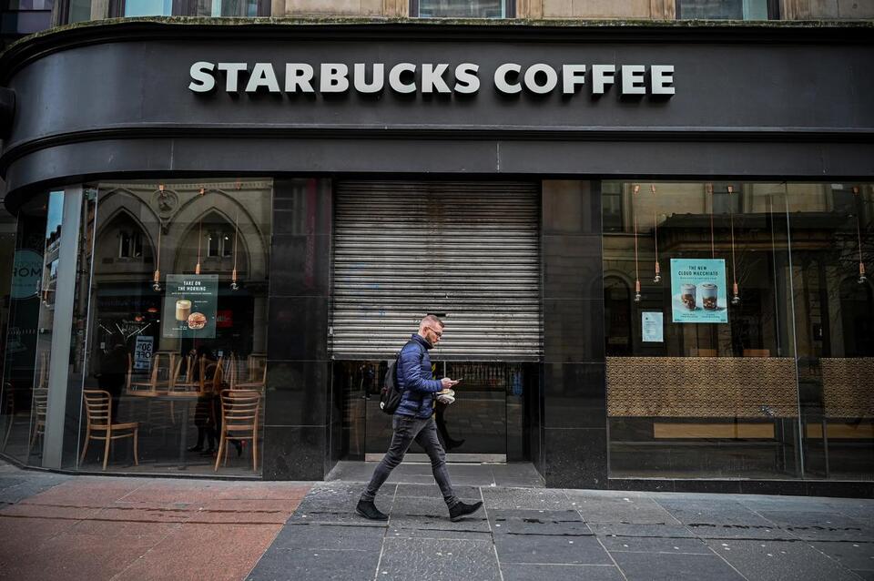 Starbucks shake-up: 14 NY stores closing