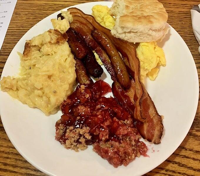 Sarasota’s Amish breakfast spot locals swear by