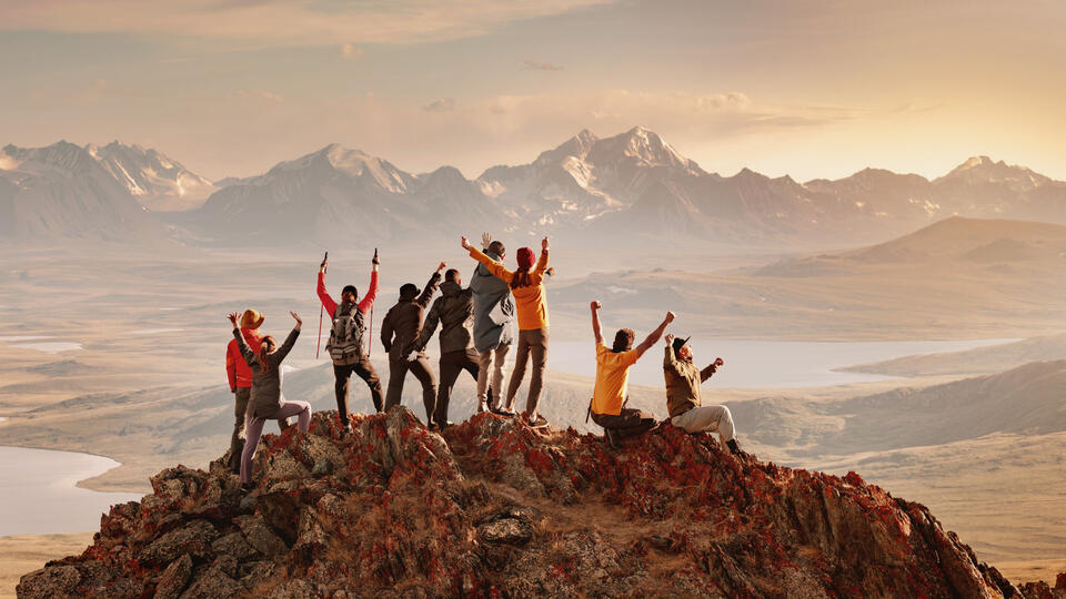 Why You Should Never Split Up Hiking