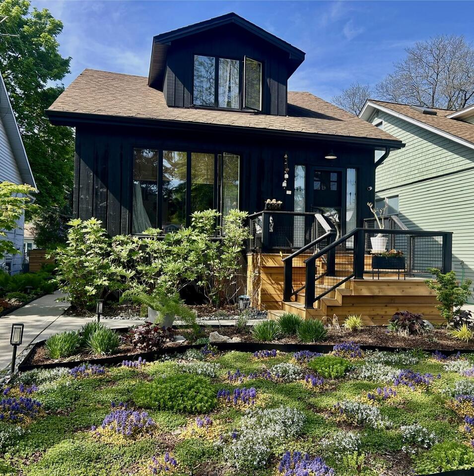 Chicago bungalows bloom with big garden ideas
