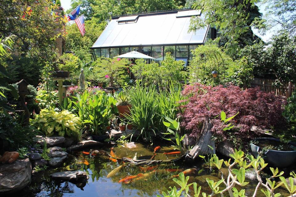 Chicago bungalows bloom with big garden ideas