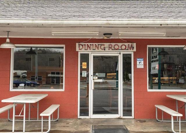 Discover this South Knoxville comfort food spot