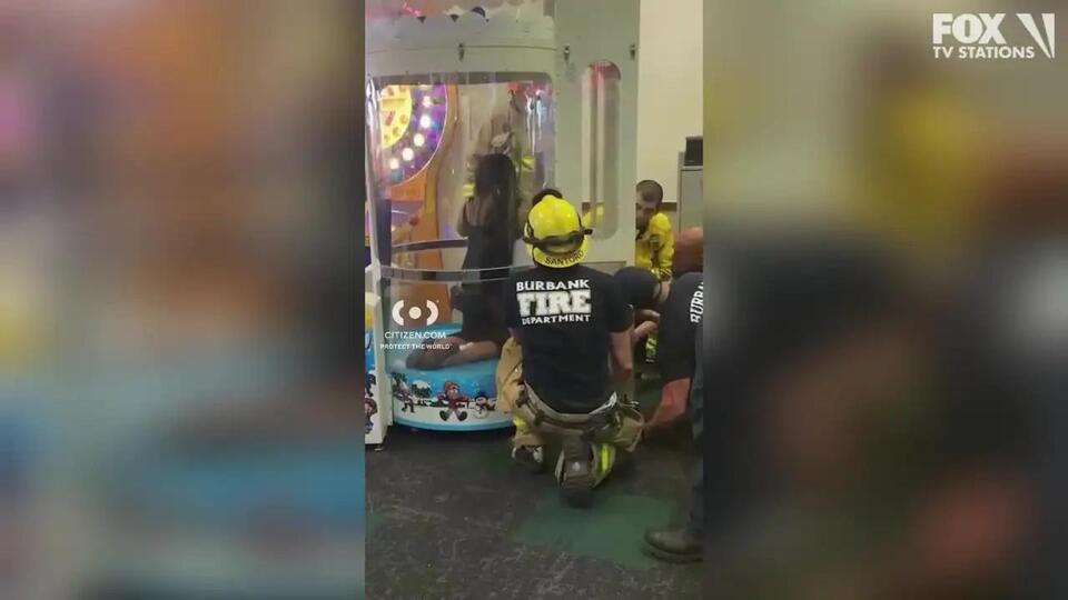 Stuck inside a Chuck E. Cheese game in LA