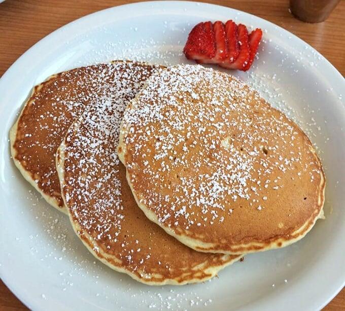 Why Cindy’s blueberry pancakes are LA’s best-kept secret