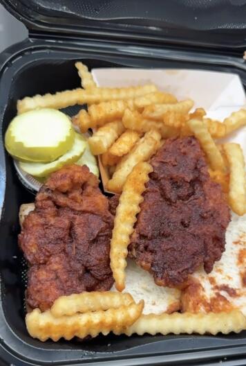 Who really serves LA’s hottest chicken?