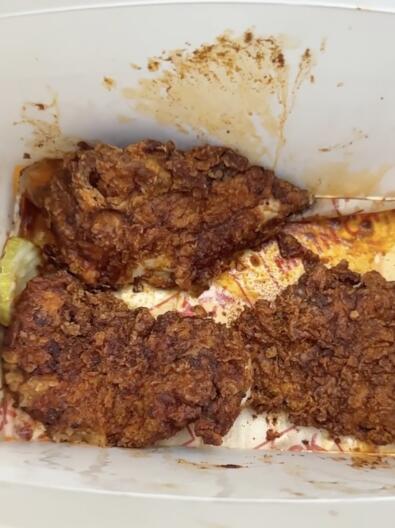 Who really serves LA’s hottest chicken?