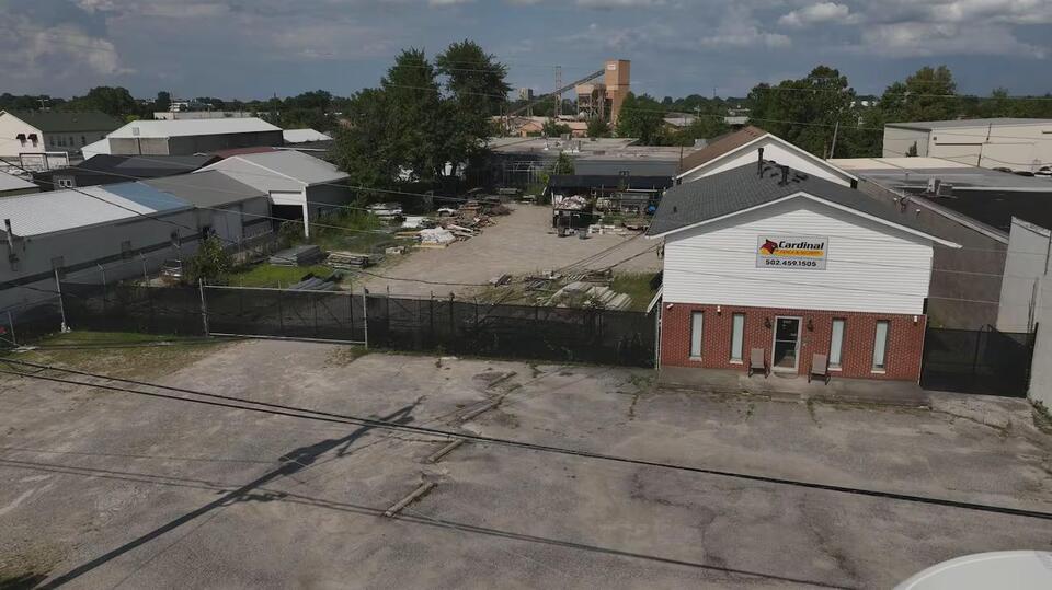 Louisville neighbors warn: Check those fence reviews!