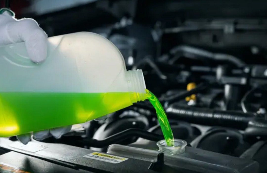 Car Mechanics Say They Would Never Do These Things to Their Own Cars 🤔😮