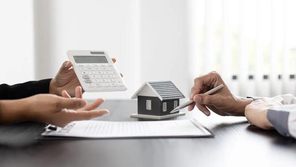 Should You Buy a House With Cash?