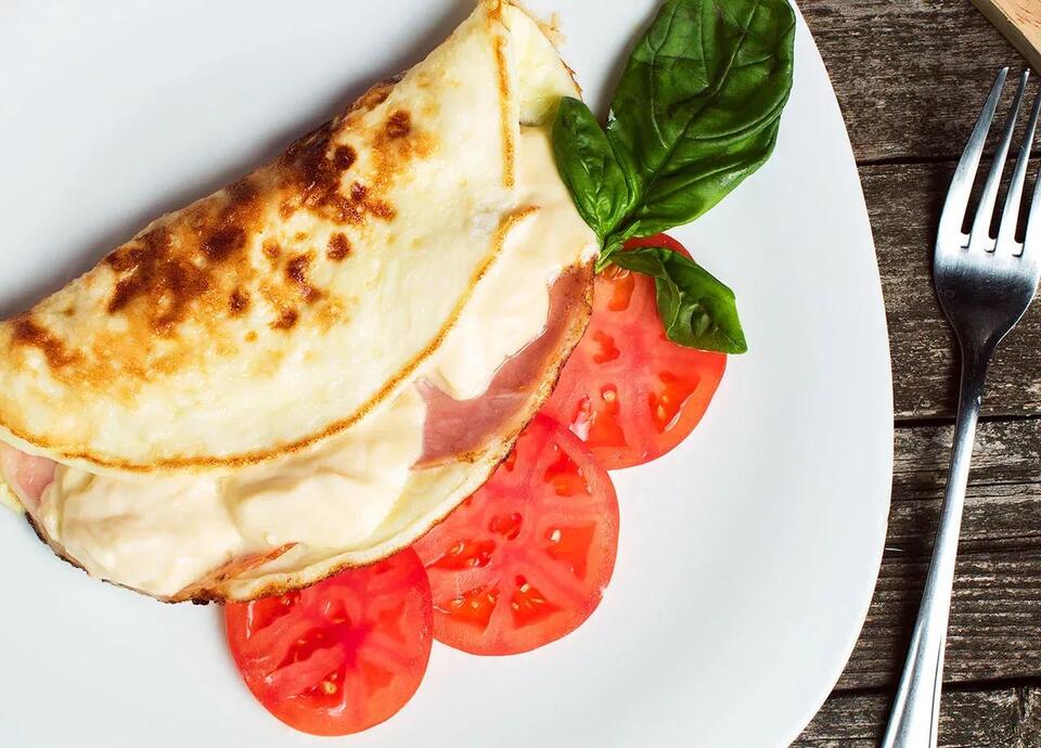 5 Foods Dermatologists Swear By for Glowy Skin