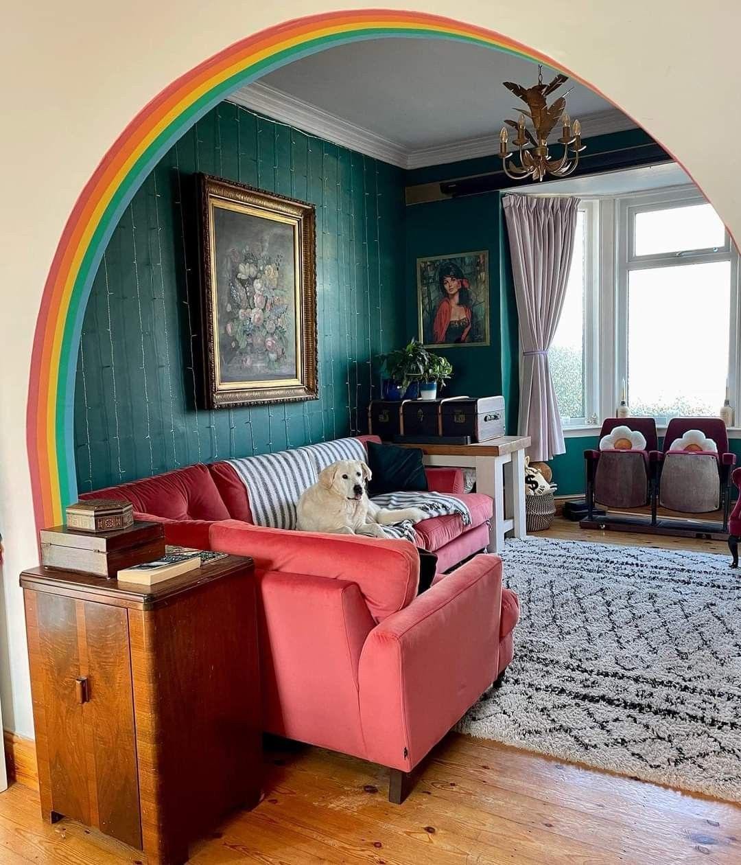 🌈 Now what's at the end of the rainbow? -- a dog! 🐶