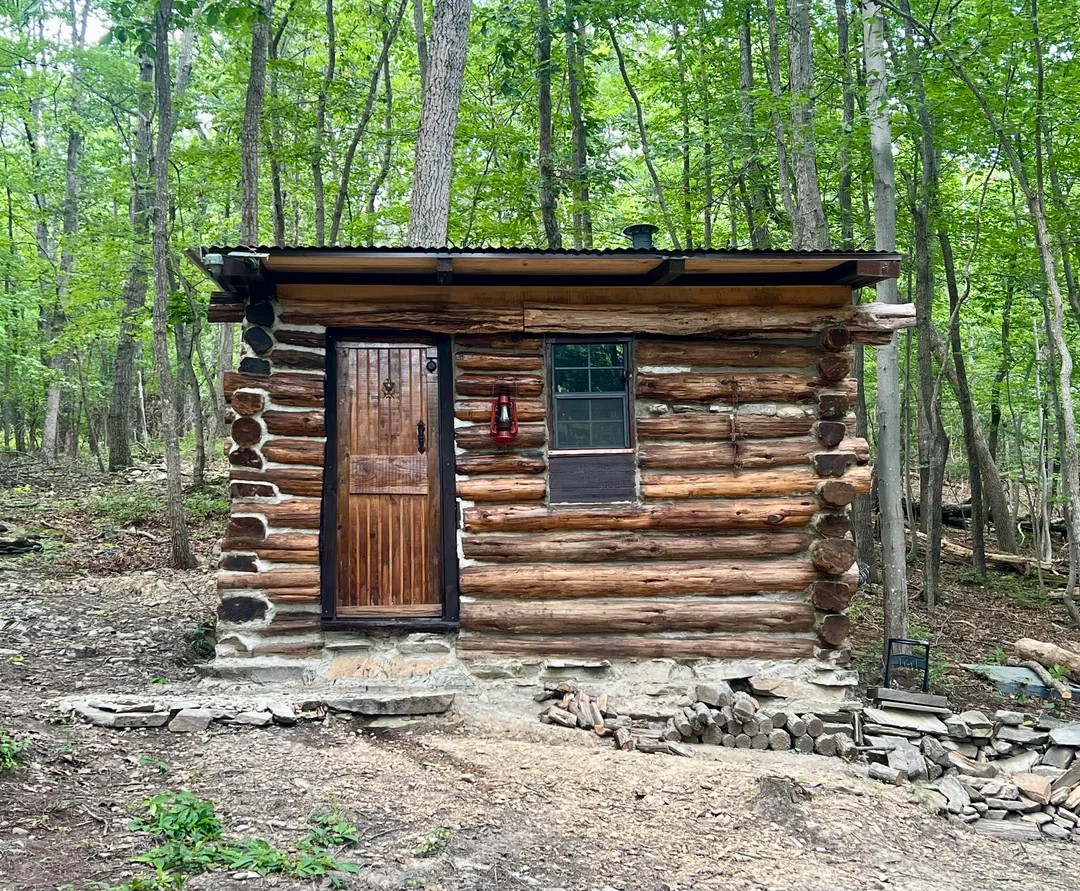 this guy's diy hunting shack has me jealous