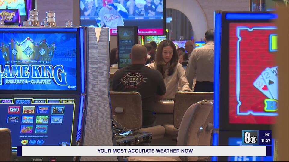 Las Vegas locals cash in as Strip slows down