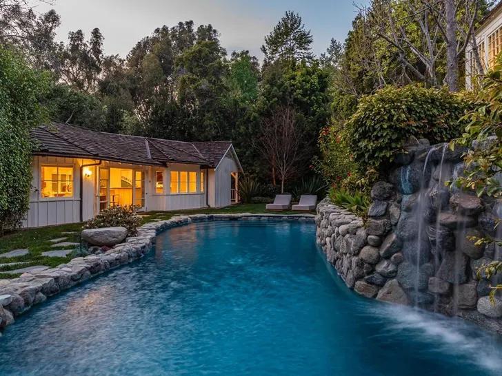 Inside Jim Carrey’s epic Brentwood mansion sale