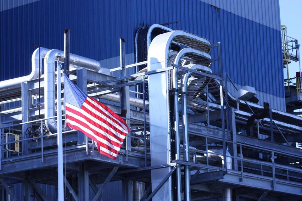 US Factories Are Booming Again!