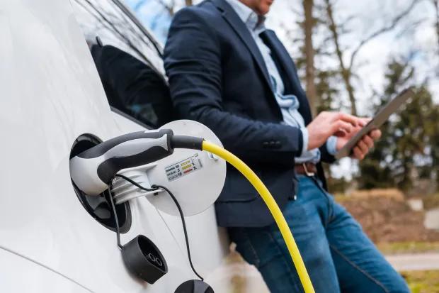 California’s carpool lane perk for EVs ending soon