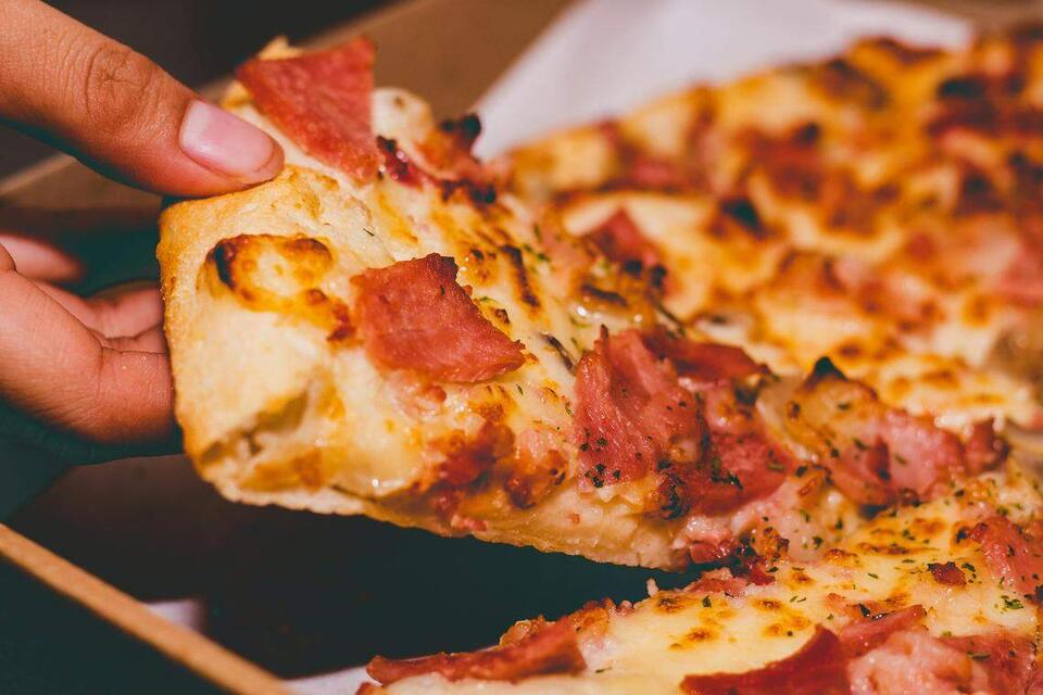 Fort Worth pizza favorite moves, but delivery lives on