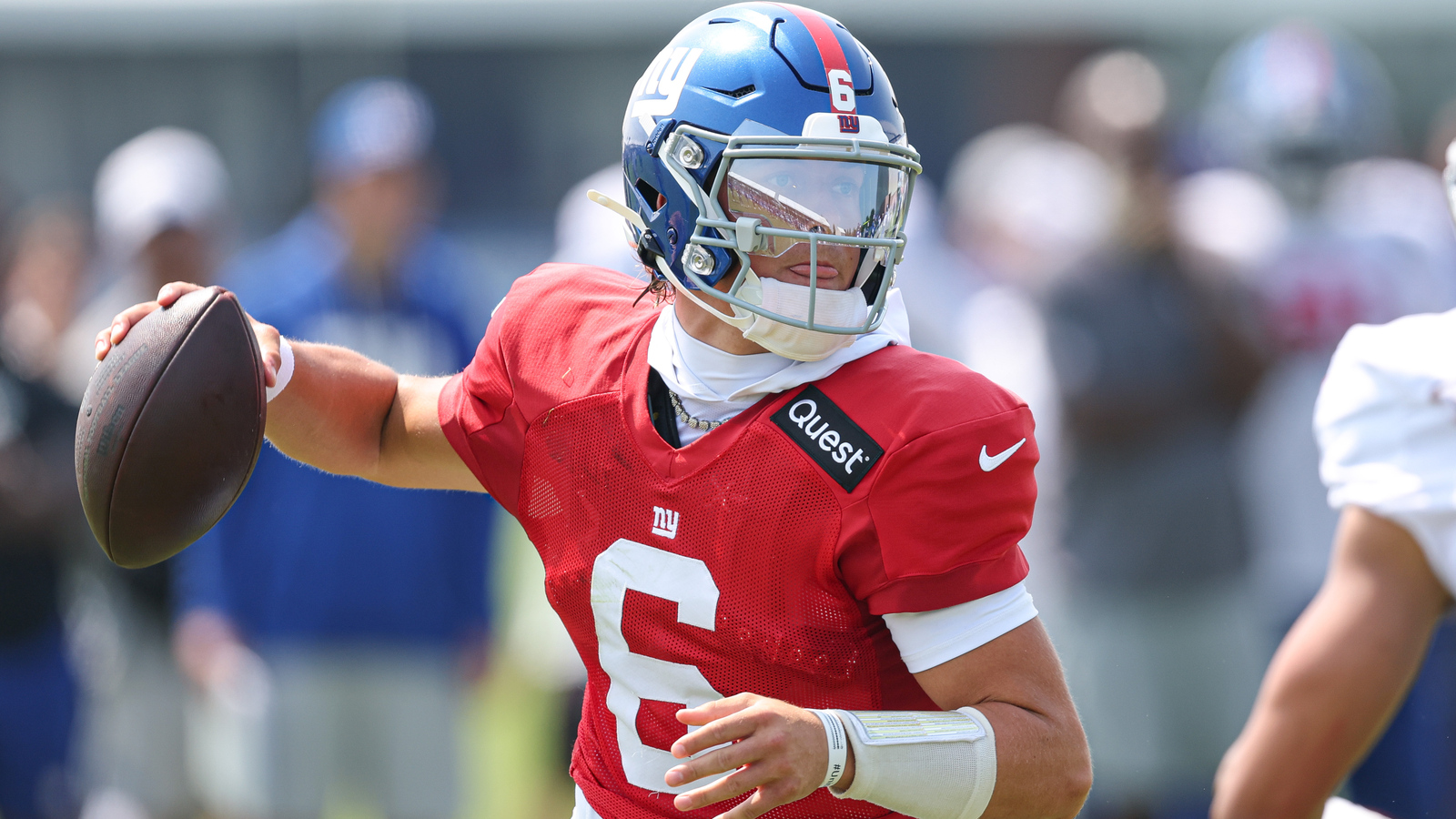 Dart drops dimes, Giants fans fired up