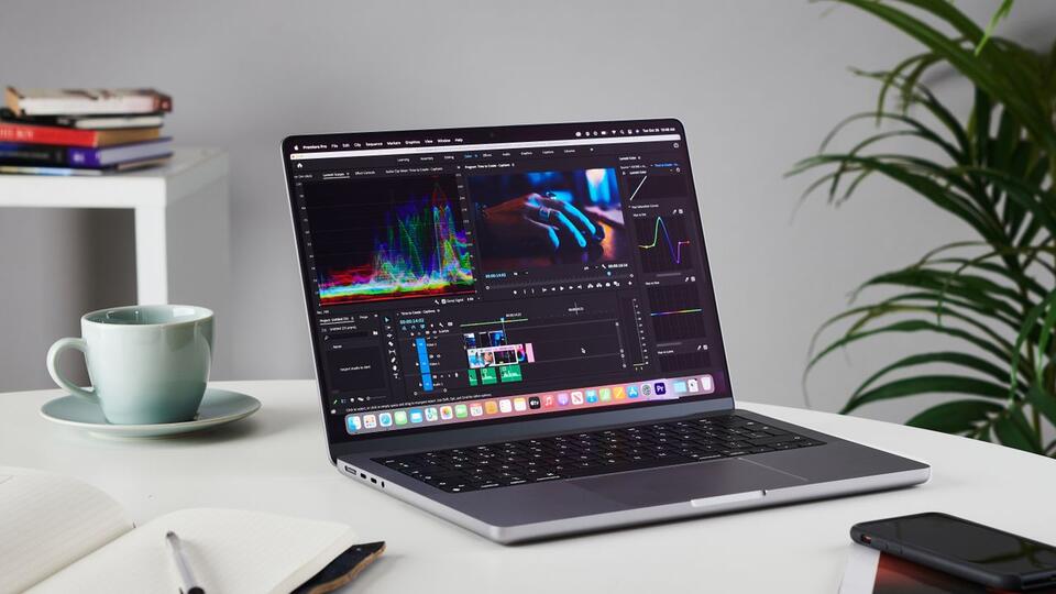 Is OLED the MacBook Game-Changer?